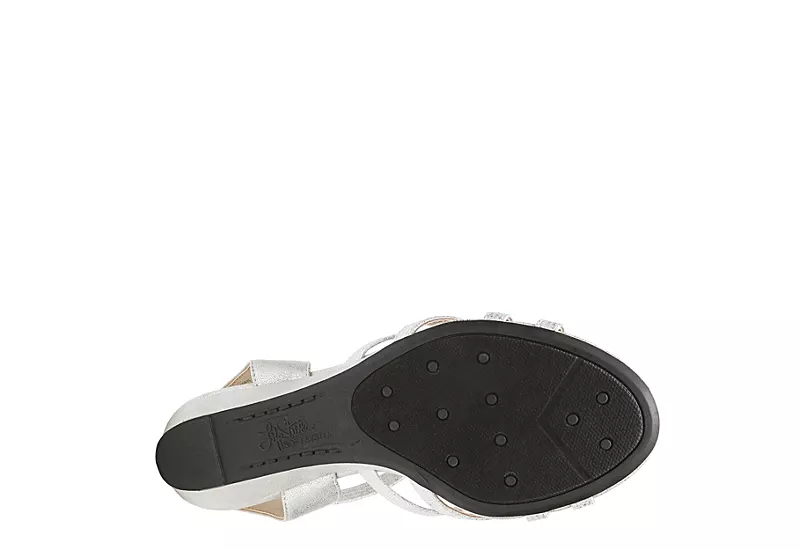 Lifestride Womens Yaya Wedge Sandal - Silver 7 Lifestride Womens Yaya Wedge Sandal - Silver - Image 7